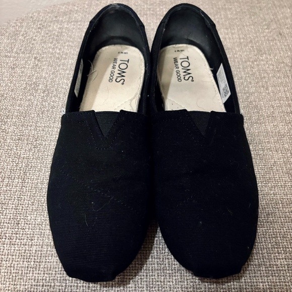 TOMS Black Classic Canvas Slip-Ons 7.5M – Arch Support, Like New - Picture 2 of 9